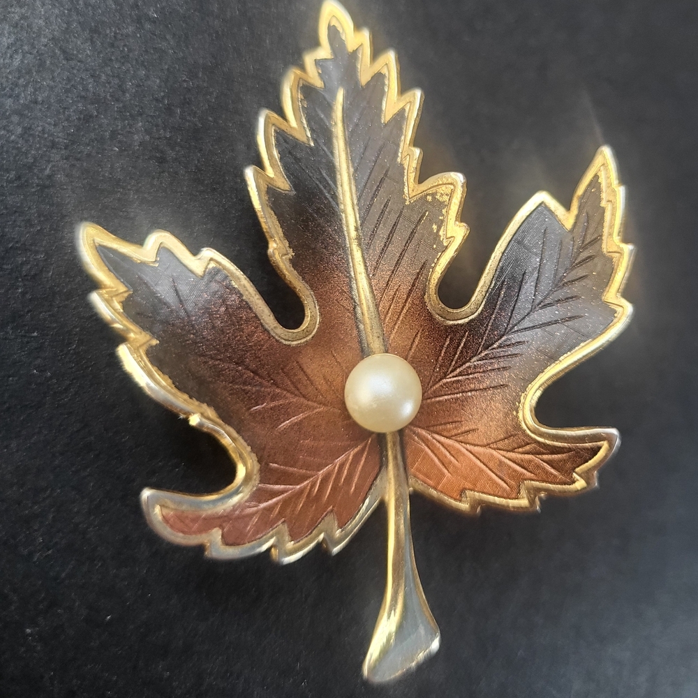 Vintage Brown-Golden Maple Leaf w/ Faux Pearl Brooch